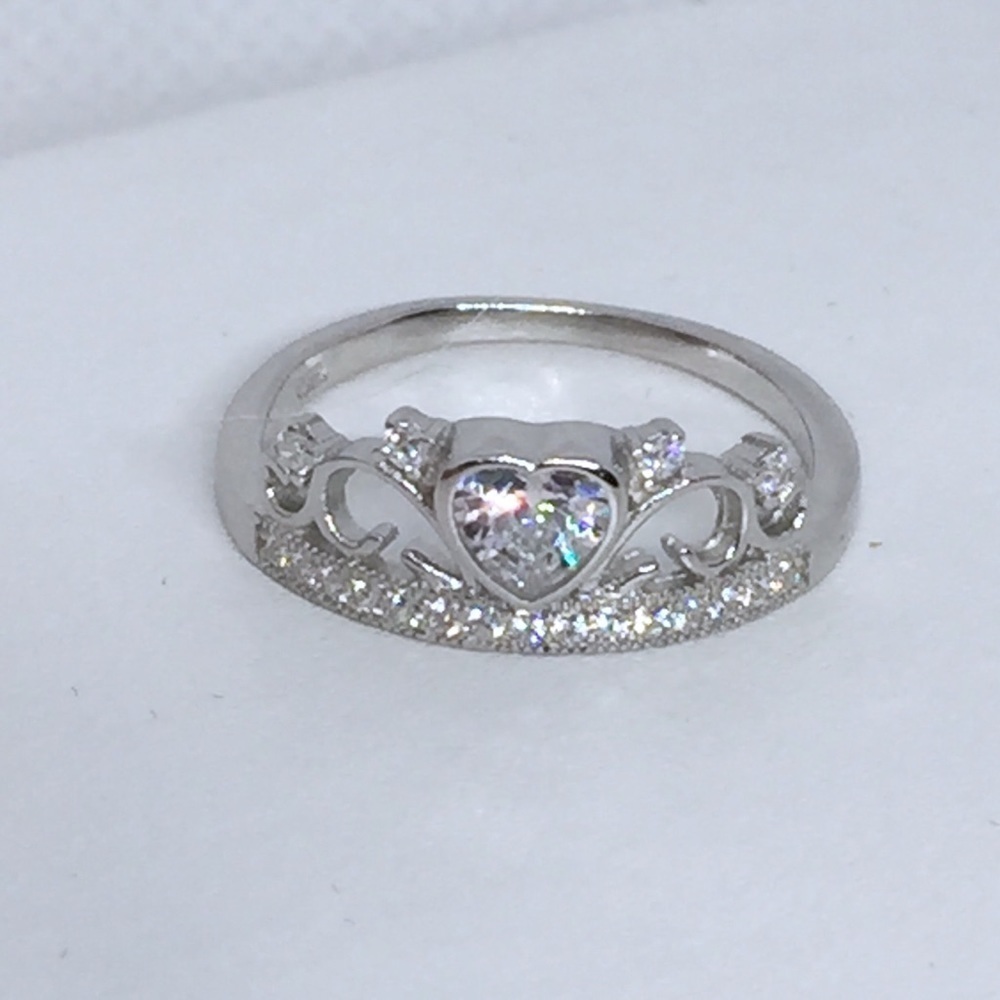 Women’s Sterling Silver CZ Heart Crown Ring New!